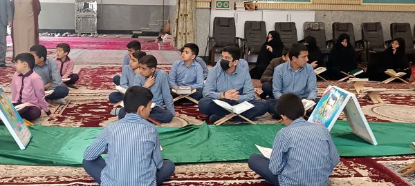 محفل انس با قرآن در تکیه ابوالفضلی مزده