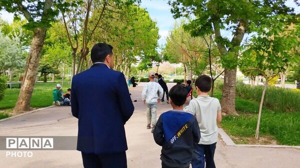 از کلاسِ مجازی تا قدردانیِ حضوری دانش‌آموزان در طبیعت
