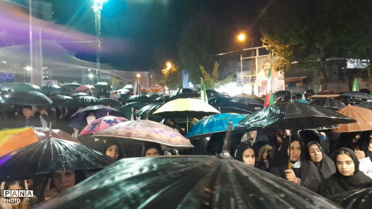 قیام مردم انقلابی کوهدشت زیر بارش الهی