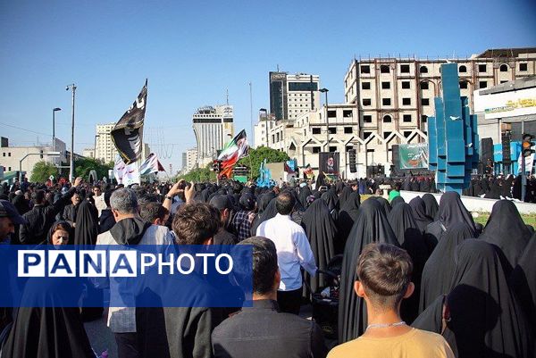 اجتماع مردم مشهد در فراق سید الشهدای خدمت 
