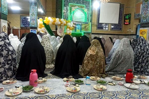 اعتکاف دانش‌آموزان در مسجد امام حسین رباط‌کریم