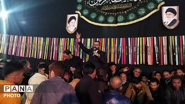 لاله ها بر فراز دستان مردم نیشابورـ۲