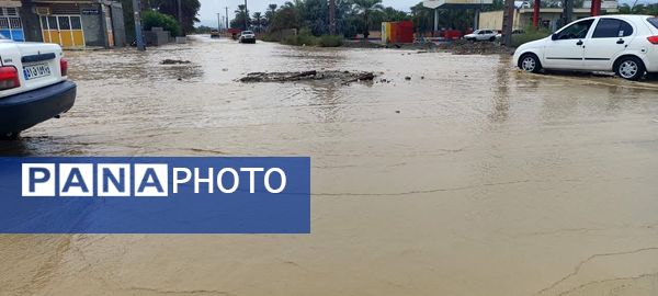 وقوع سیل به علت بارش شدید باران در فاریاب کرمان