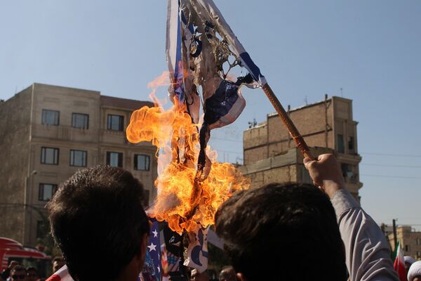 حضور پرشور دانش‌آموزان در راهپیمایی ۱۳آبان منطقه کهریزک 