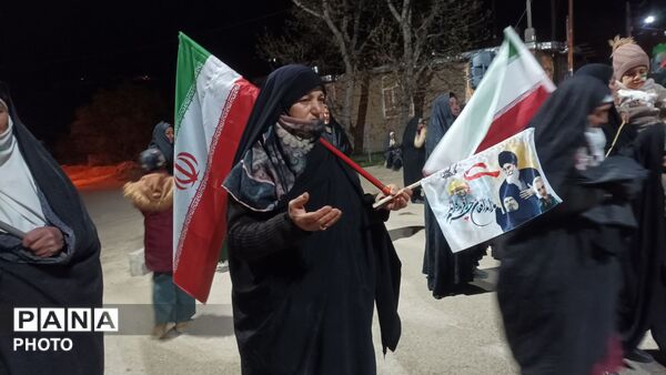 حضور پرشور مردم در بلوار حسینیه شهدای شهر بار