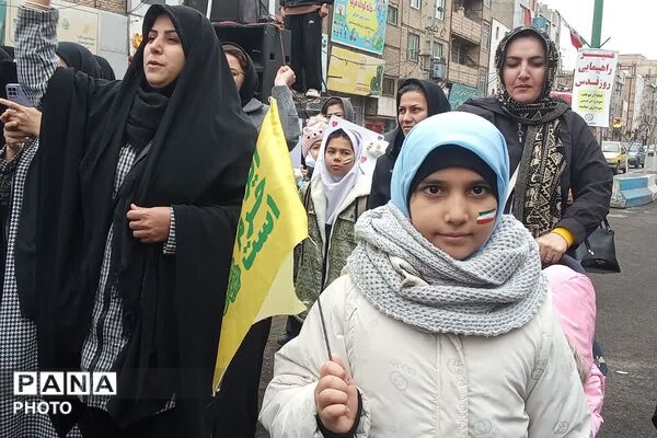 تجدید پیمان مردم ولایتمدار بهارستانی با سومین رهبر انقلاب در روز قدس