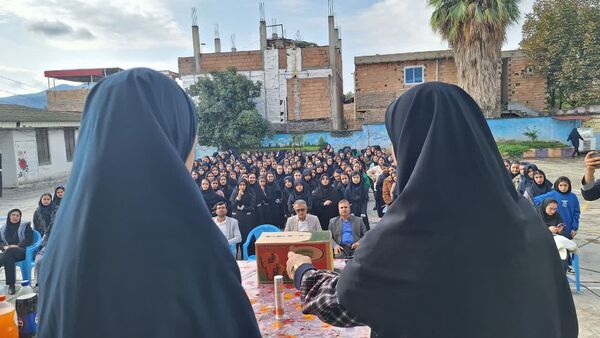 تربیت دانش‌آموز کنجکاو با آزمایش در مدرسه 
