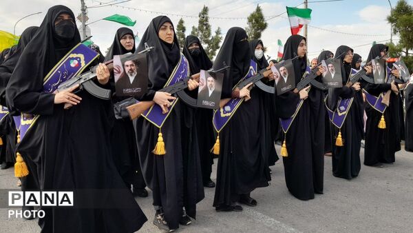 رزمایش بزرگ دختران جان فدای ایران در قم