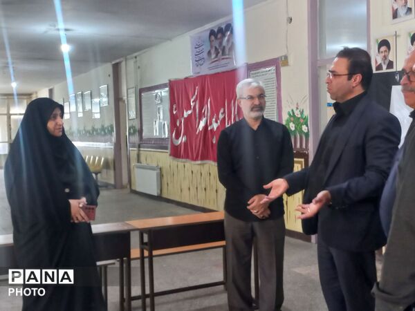 بازدید مدیر آموزش و پرورش ناحیه ۴ کرج از مدرسه تزکیه اسکان زائران رهبر شهید