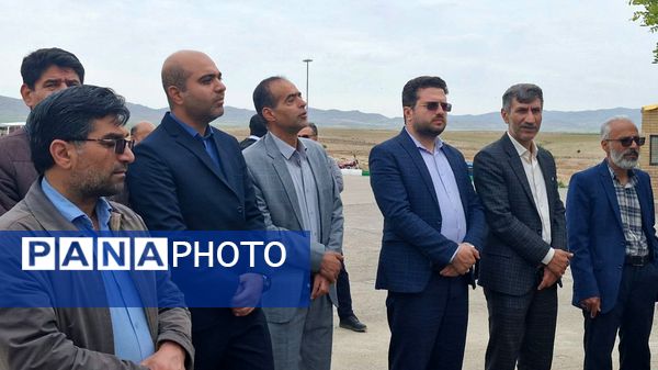 غبار روبی مزار شهدا در قوچان 