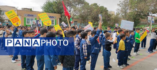 آیین محکومیت رژیم غاصب اسرائیل و حمایت از جبهه مقاومت حزب الله در مدرسه مبین شیروان