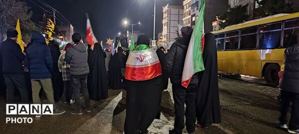 بلوار فضل، صحنه عشق و ارادت ملت به رهبر در شبی دیگر