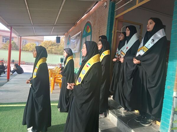 جشن  روز دانش آموز در دبیرستان دخترانه وکیلی 3(یغمای نیشابوری)