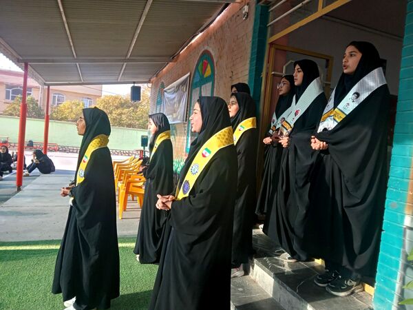 جشن  روز دانش آموز در دبیرستان دخترانه وکیلی 3(یغمای نیشابوری)