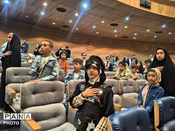 اختتامیه نخستین جشنواره بزرگ «عمو پلیس» با شعار «پلیس مجاهد، ملت مبعثوث، ایران سرافراز» 