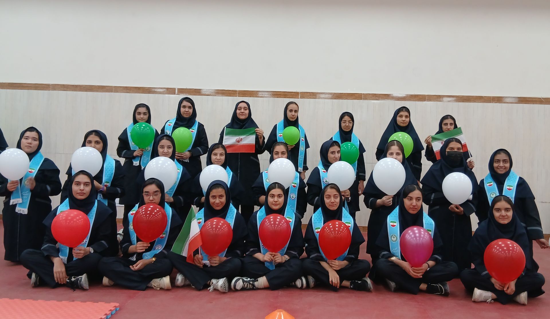 «در میدان حاضر»؛ شور و نشاط ورزشی در هنرستان دخترانه آیت‌الله انواری همدانی