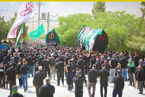 مراسم عاشورای حسینی در مشهد اردهال کاشان
