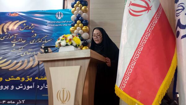 دختران شاهد قفلی خلاقیت خود را در نمایشگاه پژوهش به نمایش گذاشتند
