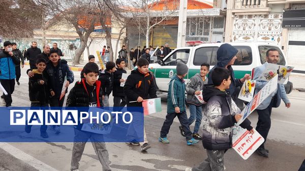 حضور پرشور مردم اسدآباد در راهپیمایی 22 بهمن