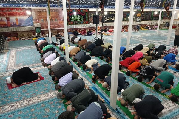 مراسم معنوی اعتکاف در مسجد اعظم حضرت ابوالفضل (ع) بهارستان دو