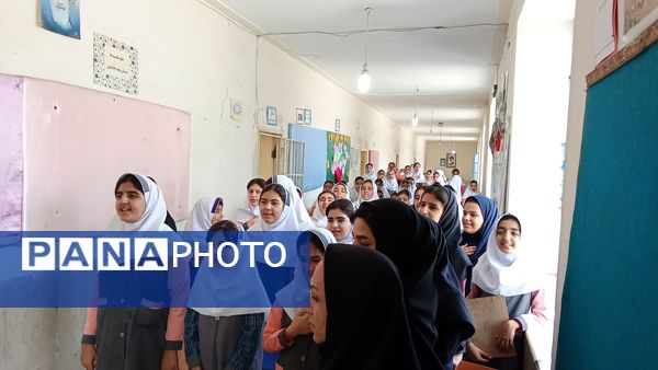 مراسم سپاس معلم در مدارس شهرستان دره شهر