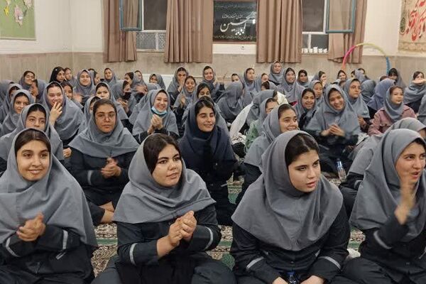 اردوی افطار تا سحر در دبیرستان دخترانه معرفت کهریزک 