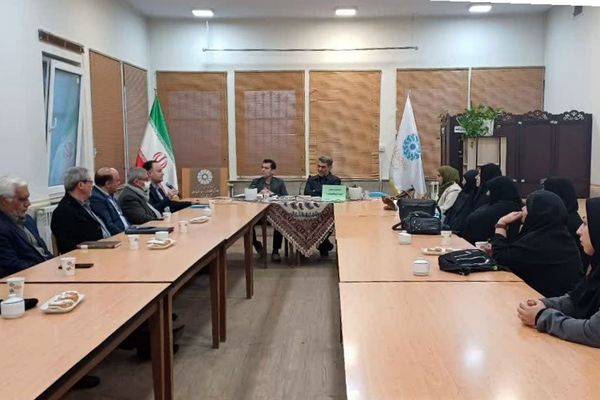 روایت قلم‌های ماندگار؛ پنجمین نشست کتابخوانی پیشکسوتان در پیشوا