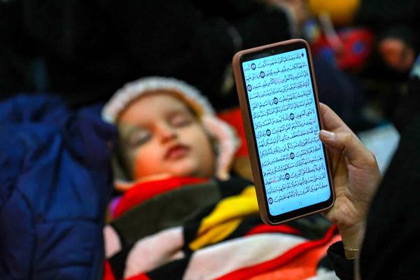 احیای شب قدر در جوار حرم امامزاده سیدجعفر(ع) یزد