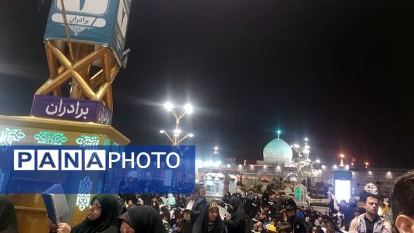 شکوه حضور زائران ومجاوران حرم مطهر رضوی در مراسم شب قدر نوزدهم ماه رمضان
