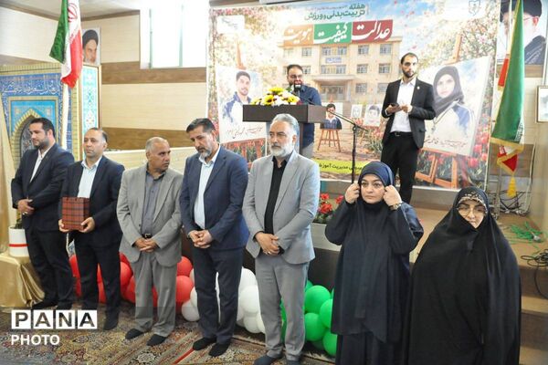 گرامیداشت شهدای والامقام و افتتاح زمین چمن مصنوعی و اتاق ورزش دبیرستان منتظرین شاهد ورامین