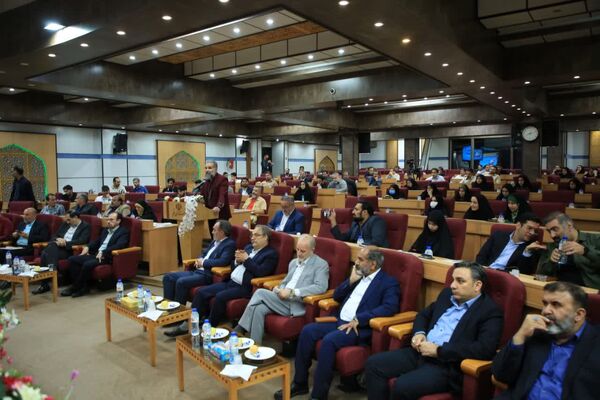 نشست صمیمی مدیران رسانه با استاندار قم