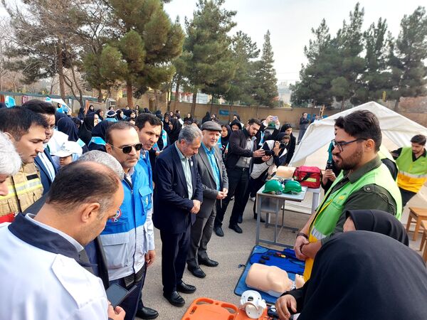 مانور زلزله استانی در هنرستان محمودیه خیامی ناحیه ۶ مشهد 