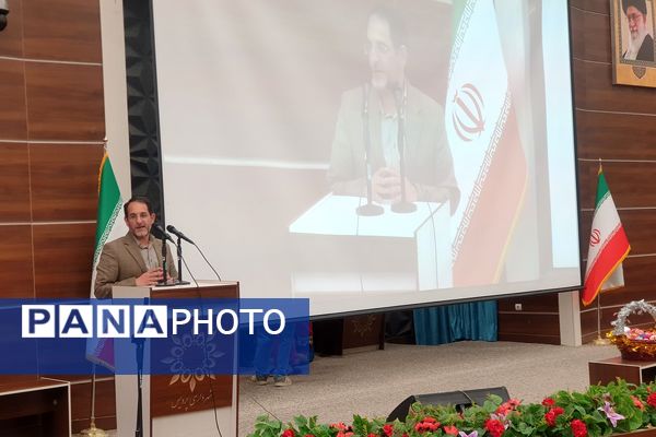 اجتماع 700 نفری پدران و دختران دانش آموز مدرسه علامه طباطبایی منطقه پردیس به مناسبت روز دختر