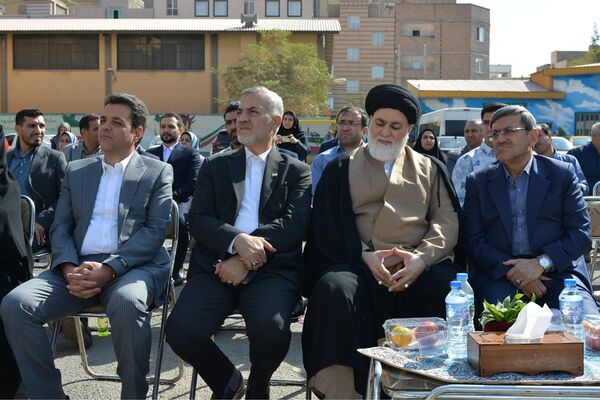 حاج مجید خوئی و بانو کمپانی، سازندگان ۹ کلاس جدید برای دختران بهارستانی