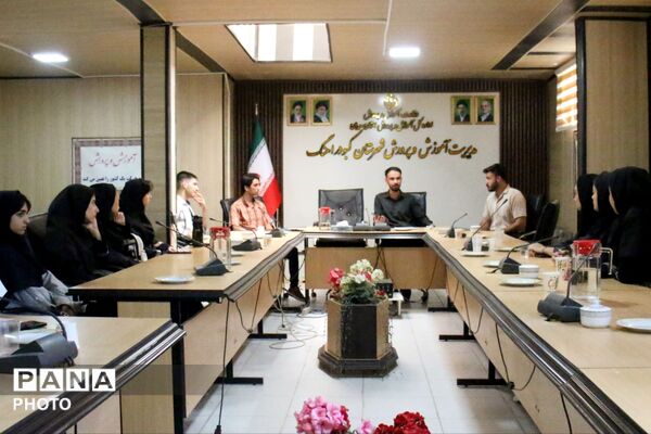 پویایی فضای تربیتی در کبودرآهنگ؛ برگزاری کمیته هنری با مشارکت هنرجویان فعال