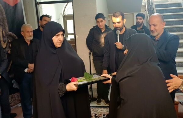 اشک و افتخار در شهرداری خشکبیجار؛ آیین ویژه دهه فاطمیه برای مادران شهدا