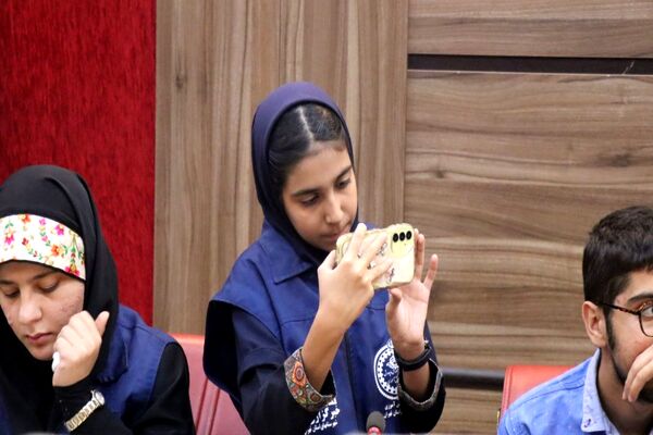 نشست صمیمی فعالین رسانه ای دانش‌آموزان با مدیرعامل خبرگزاری پانا