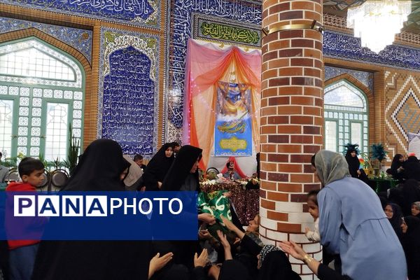 عطر حرم کریمه اهل بیت در بیجار پیچید 