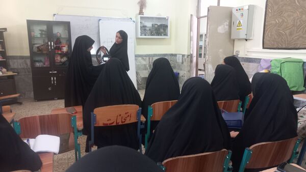 برگزاری هفته دوم دوره آموزشی فصل رویش در هنرستان ثمین