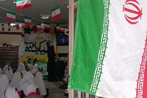کودکان غرفه‌داران جشن میلاد موعود