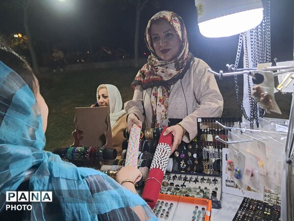 بازارچه مشاغل خانگی و صنایع دستی در کرج 