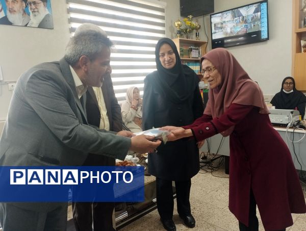  تقدیر از معلمان نمونه دبیرستان هاجر بیرجند