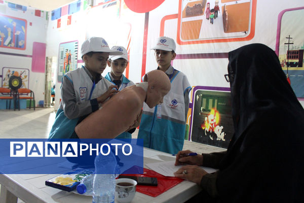 رقابت گروه‌های منتخب مدارس پسرانه استان قم در نخستین جشنواره سفیران سلامت 