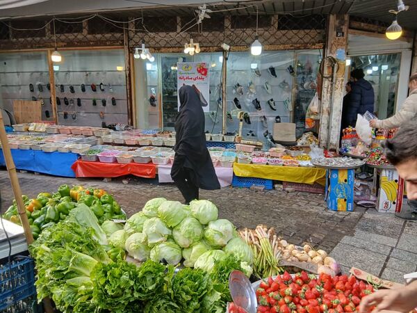 شب یلدا در بازار رشت