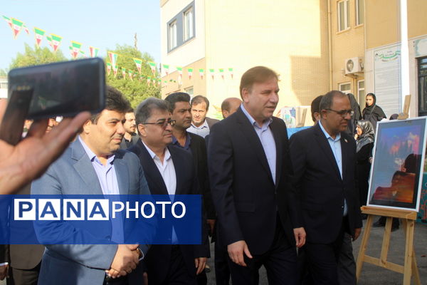 نواختن زنگ آغاز سال تحصیلی ۱۴۰۴-۱۴۰۵ در بوشهر