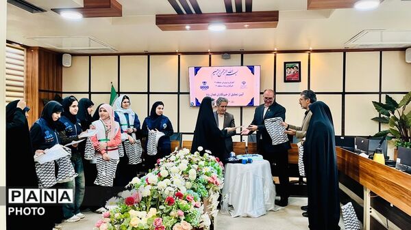 تجلیل از روایتگرانِ امید؛ ضیافتِ قدردانی از اهالیِ خبر در آموزش و پرورش منطقه ۳