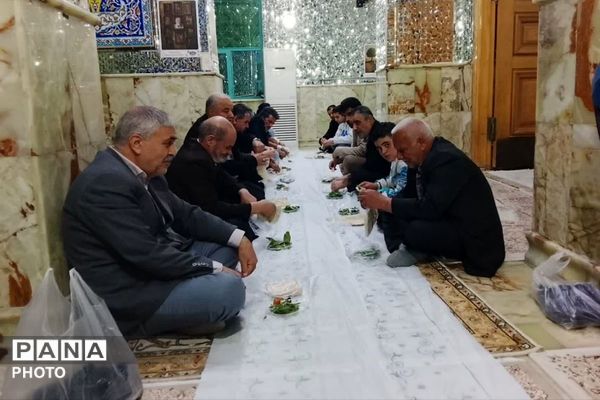 آیین افطاری ماه مبارک رمضان در امامزاده عمادالدین رباط‌کریم