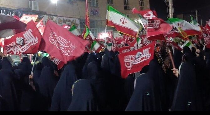 دختران رودان، خادمان پرچم در تجمعات شبانه