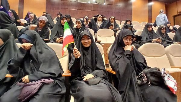 نمایشگاه «در لباس سربازی»