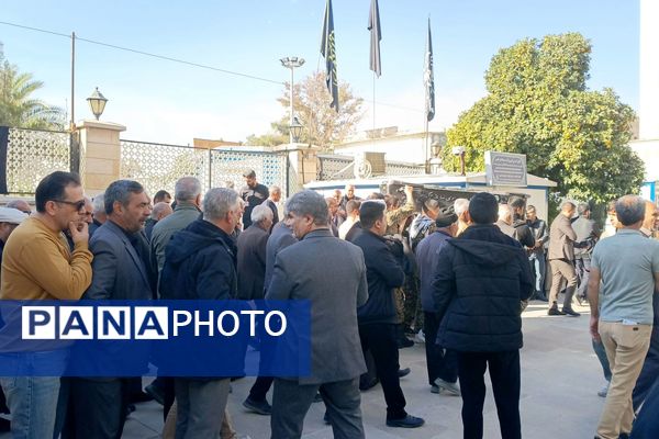 تشییع پیکر مادر شهیدان مشتاقیان در شیراز